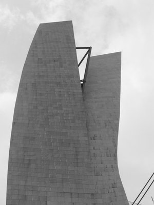 outside_guggenheim_walls